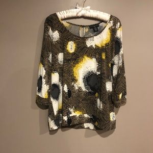 SALE 🎀 printed apostrophe blouse sz LP